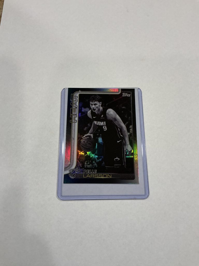 Topps Pelle Larsson Blackout Rainbow Foil #79